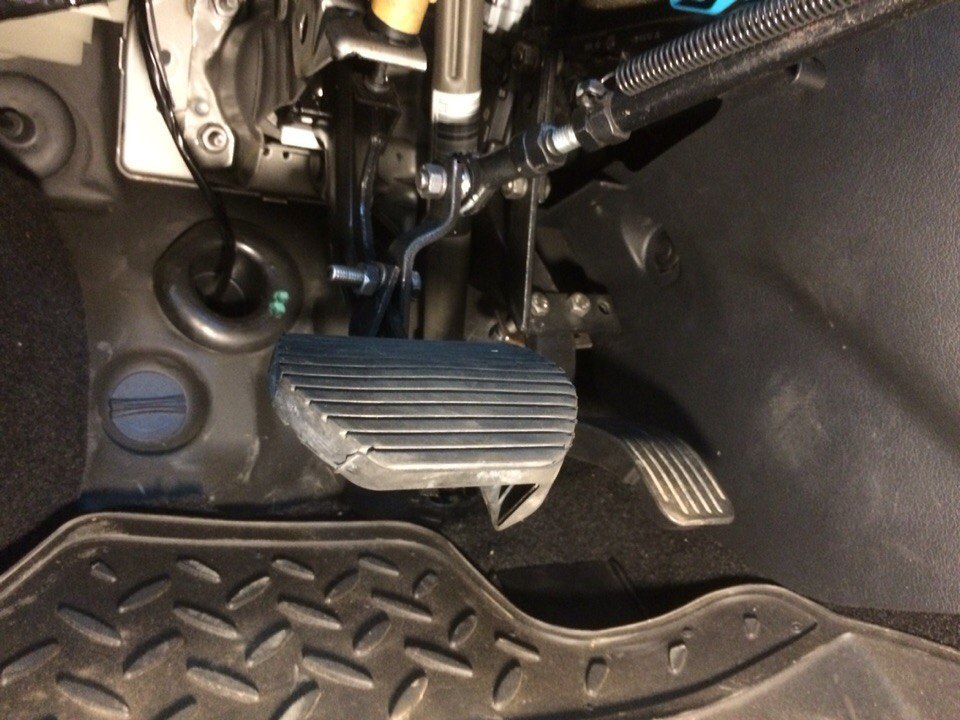 Peugeot 207 ручное управление Классик крепление к педалям